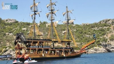 Statek piracki w Manavgat Turcja